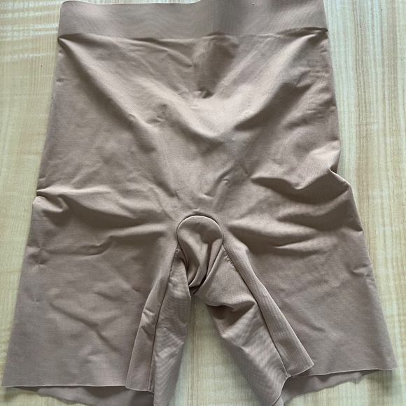 WACOAL S Shape Revelation Hourglass Low Back Shapewear Thigh Shaper - Picture 4 of 5